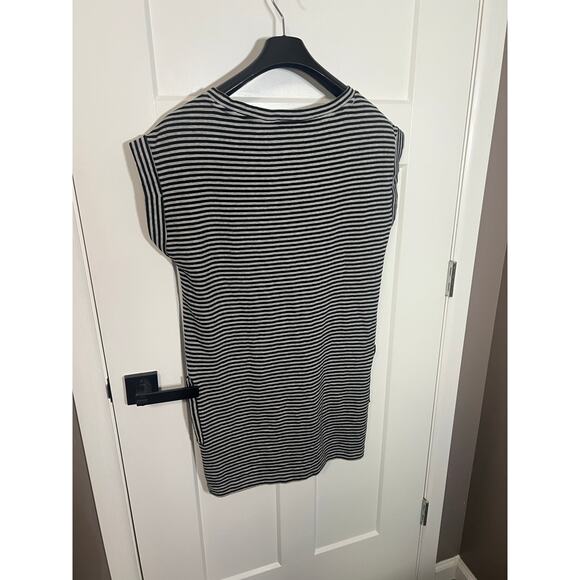 Athleta Ease Up Sweatshirt Dress Short Sleeve Striped Navy SzM Medium Athlesiure - Picture 6 of 9